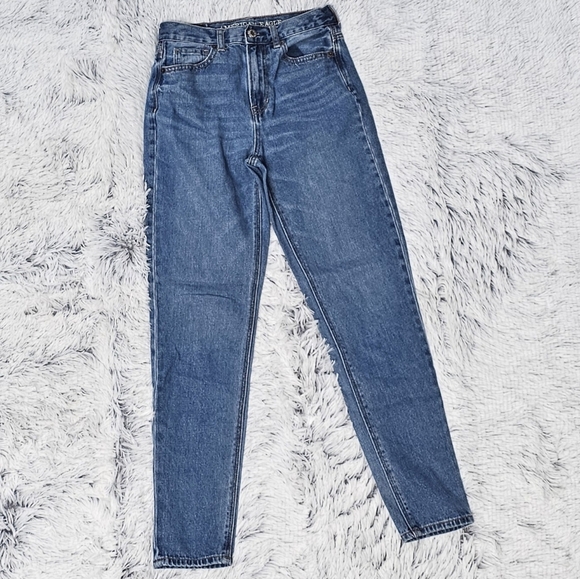 AMERICAN EAGLE | HIGH WAISTED MOM JEANS \\ SIZE 00R WOMENS - Picture 3 of 12
